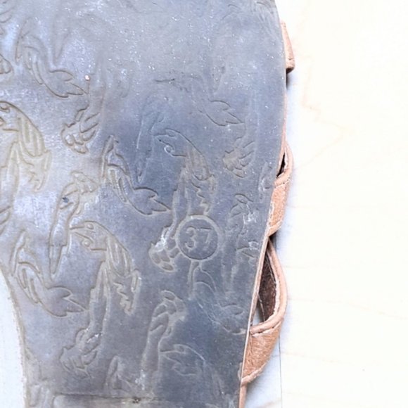 Steve Madden Light Brown Low Heel - Picture 6 of 6